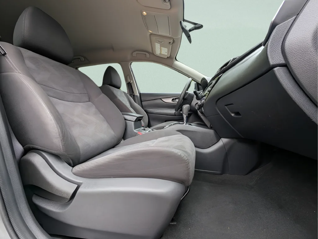 Used 2016 Gray Nissan SV image 36