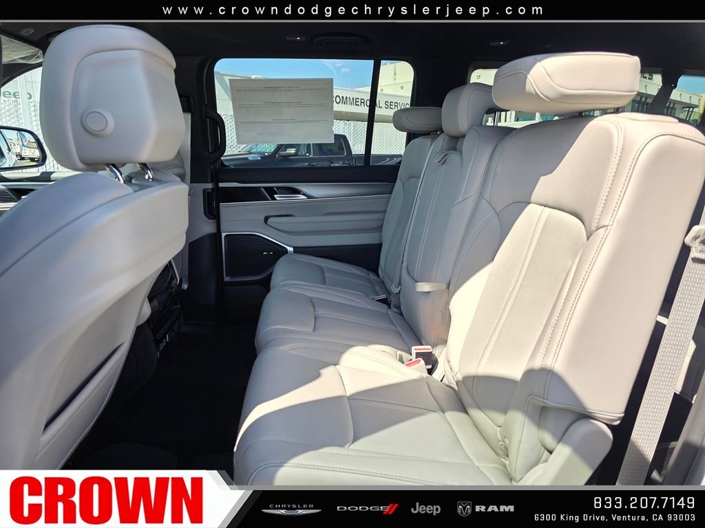New 2026 Bright White Clear-Coat Exterior Paint Jeep  image 15