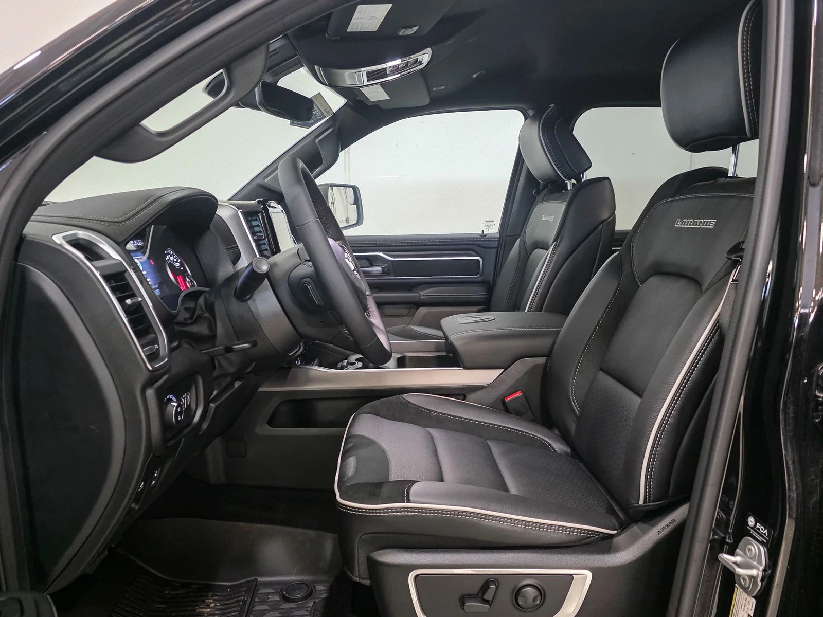 2026 RAM 1500 Laramie - Photo 20