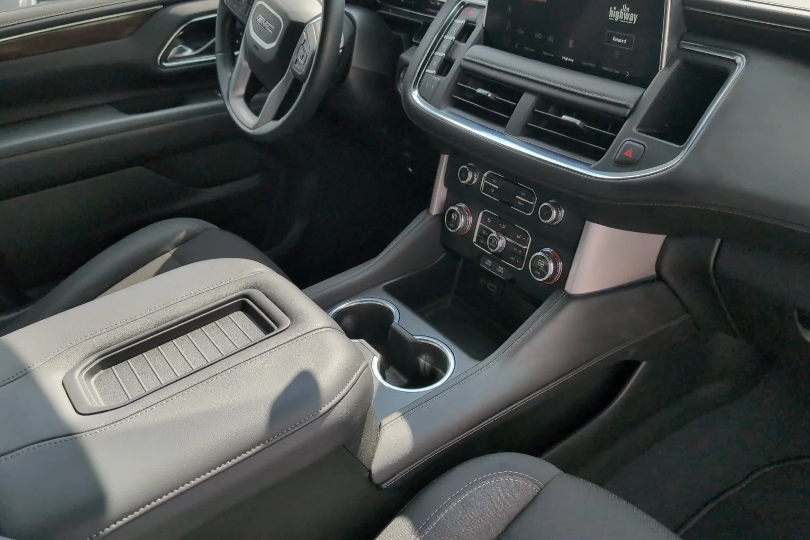 Used 2023 SUMMIT WHITE GMC SLE image 18