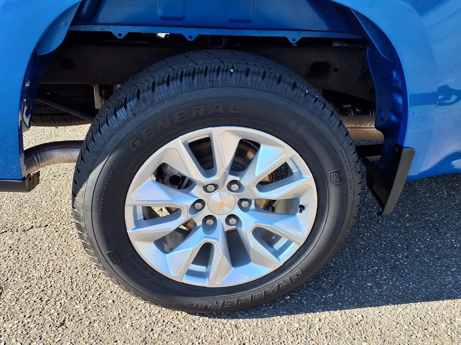 Used 2025 Riptide Blue Metallic Chevrolet Custom image 13