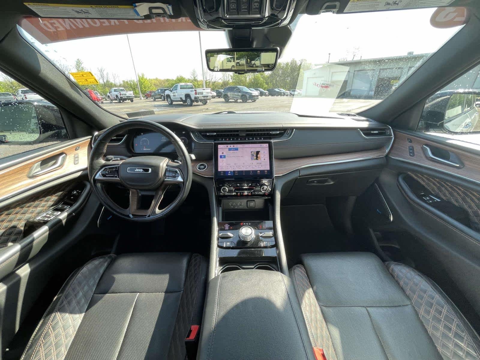 Used 2023 Silver Jeep Summit 4x4 image 27