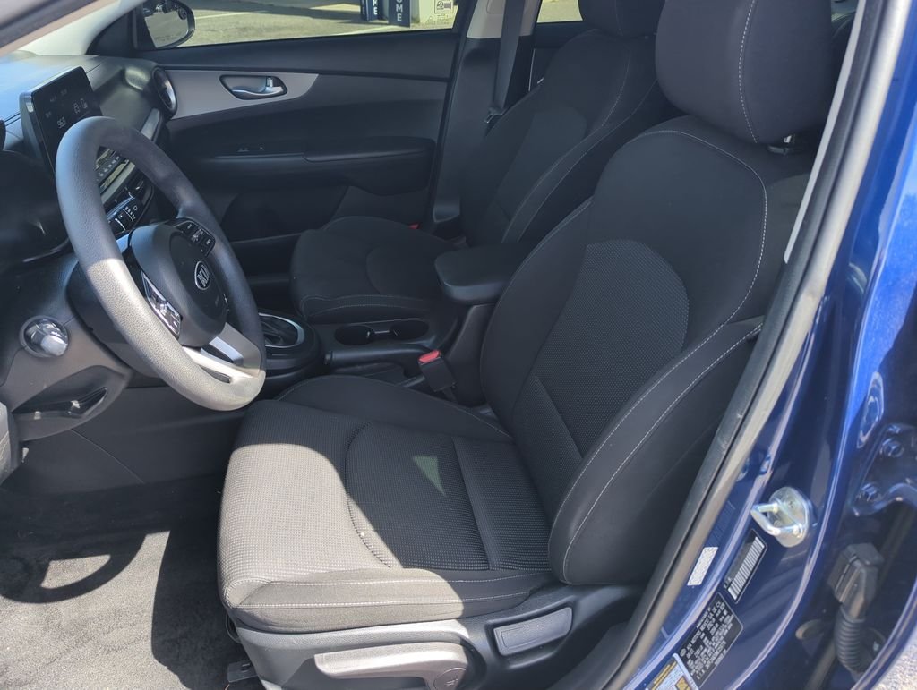 Used 2021 Blue Kia LXS image 12