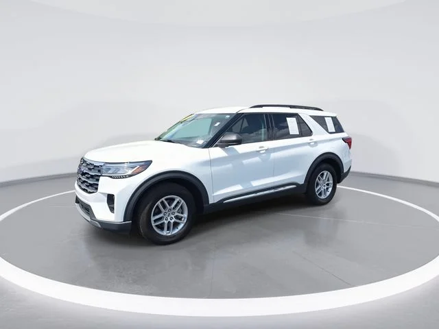 Used 2025 White Ford Active image 4