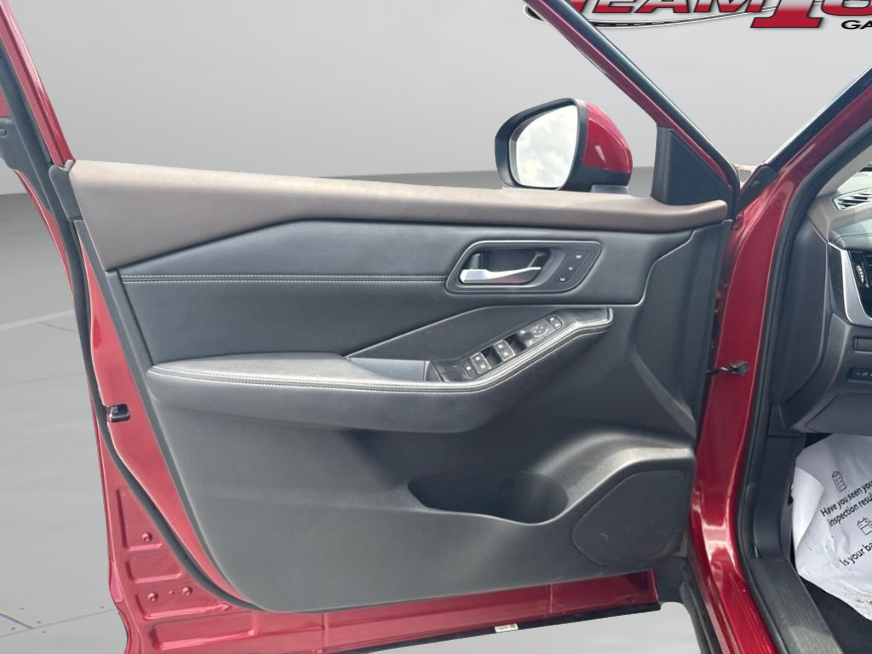 Used 2023 Scarlet Ember Tintcoat Nissan SL image 23