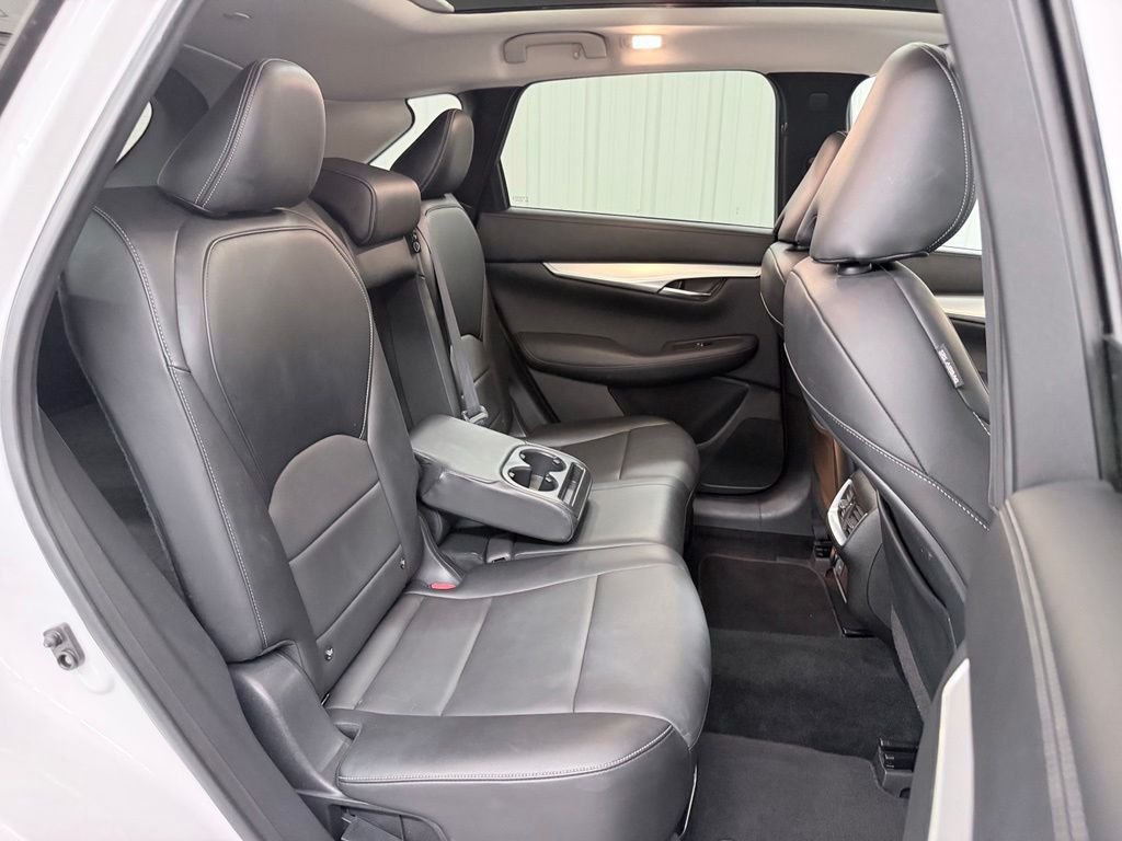 Used 2020 White INFINITI LUXE image 35