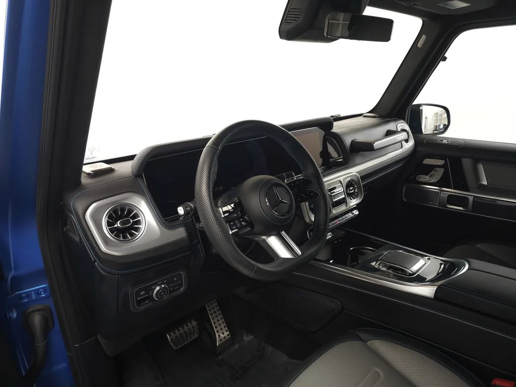 Certified Used 2025 MANUFAKTUR South Sea Blue Magno Mercedes-Benz G 580 image 9