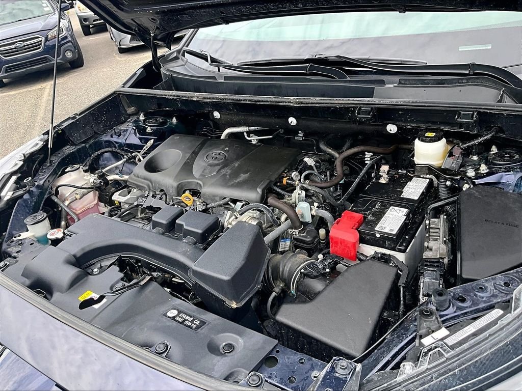Used 2025  Toyota XLE image 35