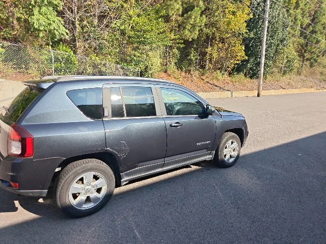 Used 2014 Maximum Steel Metallic Jeep Sport image 3