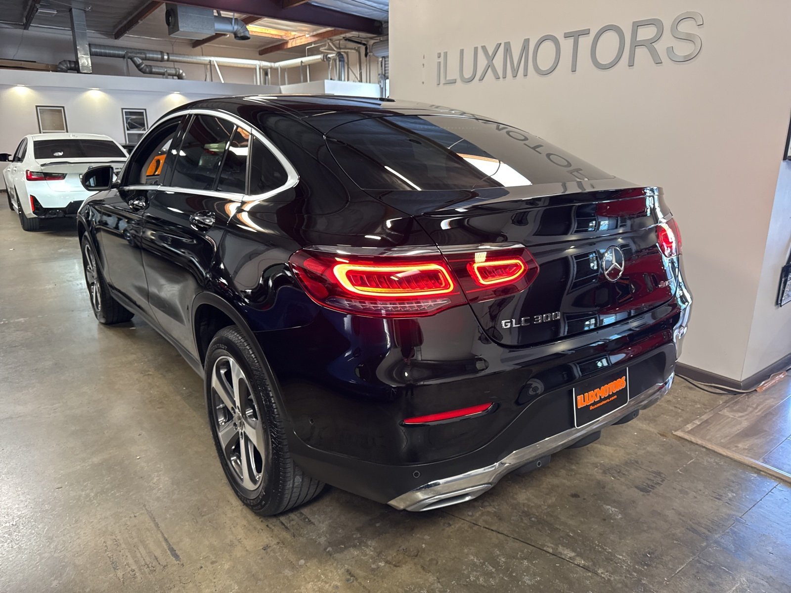 2022 Mercedes Benz GLC 300 4MATIC photo 2