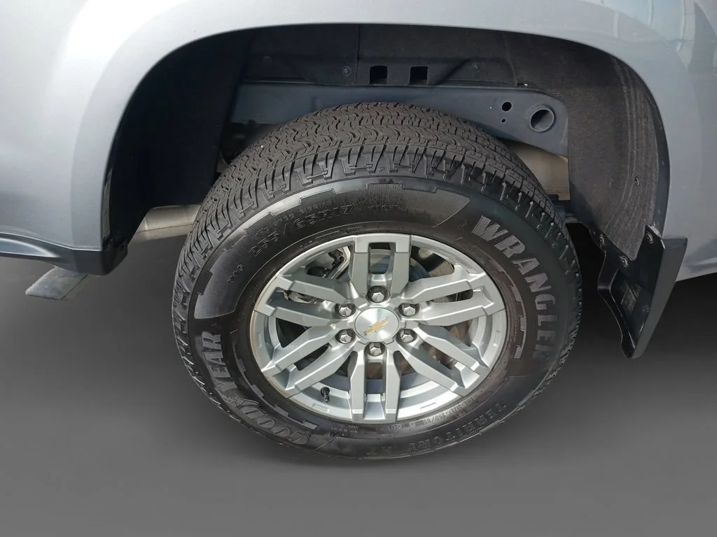 Used 2025 Sterling Gray Metallic Chevrolet WT/LT image 10