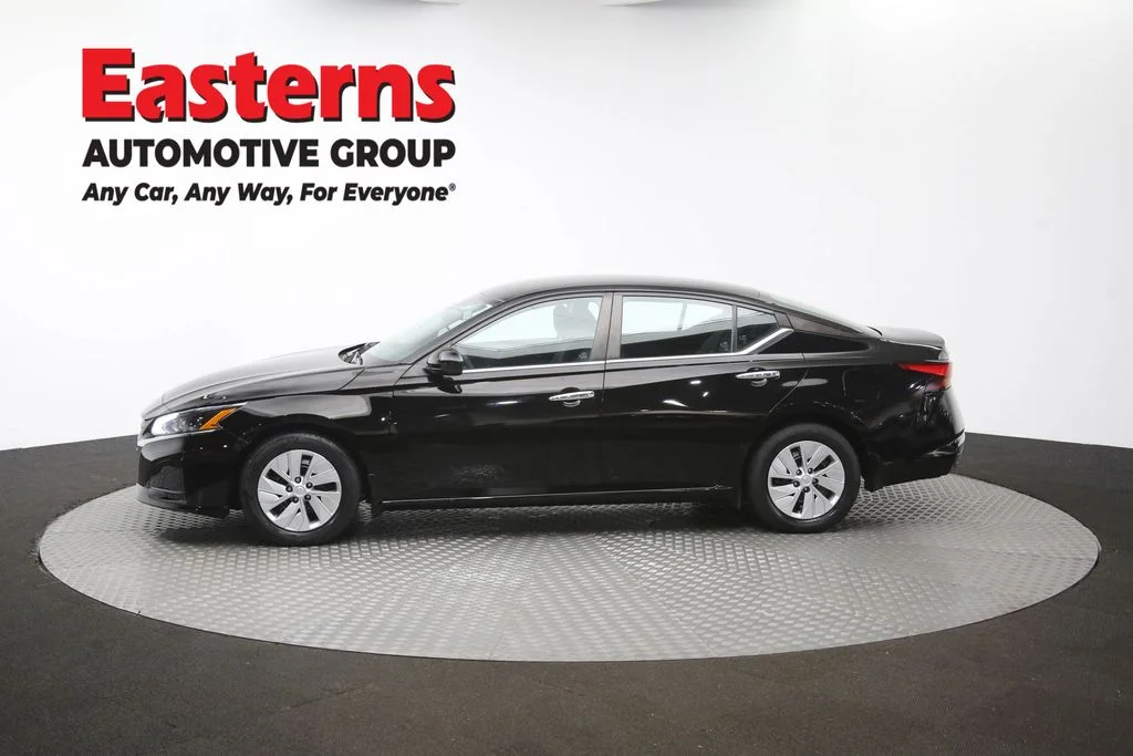 Used 2023 Black Nissan 2.5 S image 58