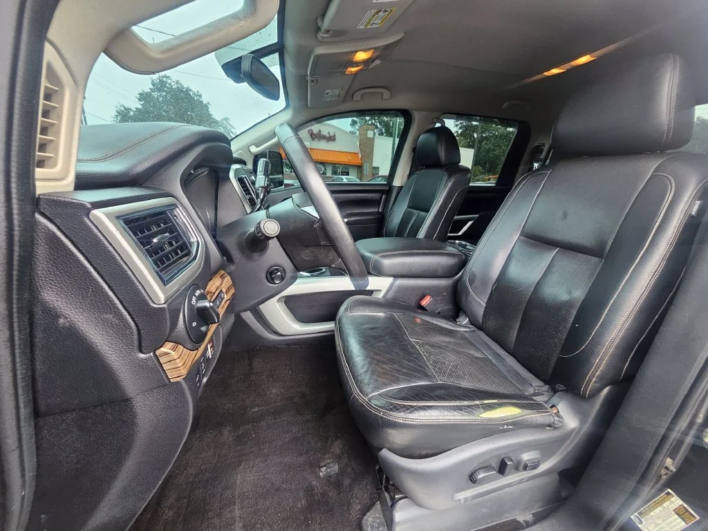 Certified Used 2018 Gray Nissan SL image 4