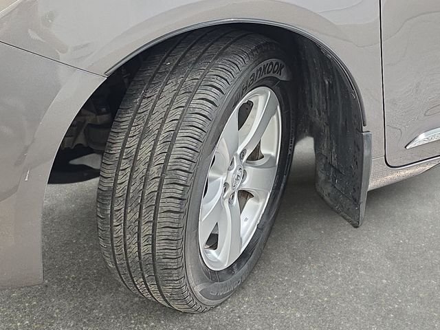 Used 2016 Gray Toyota LE image 32