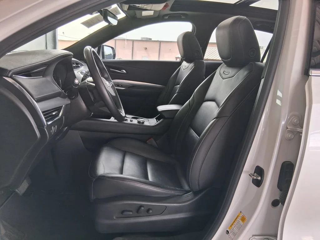 Used 2022 Crystal White Tricoat Cadillac Premium Luxury image 18