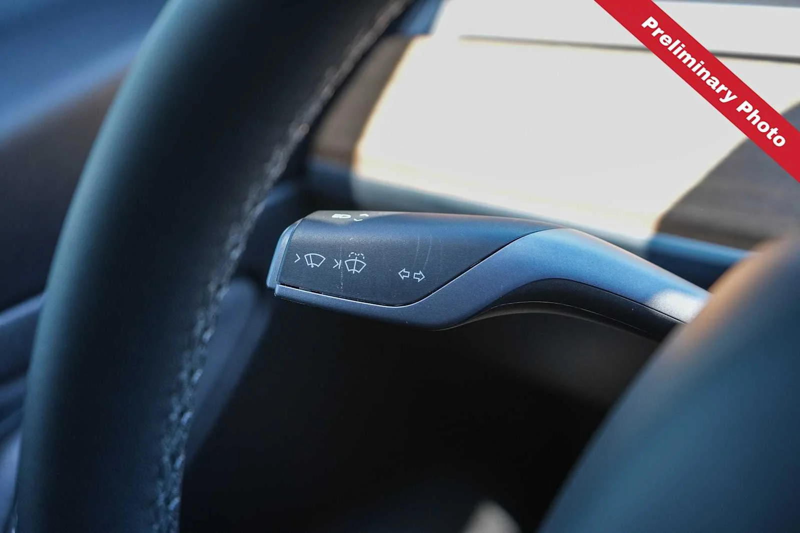 Used 2021 White Tesla Standard Range Plus image 18