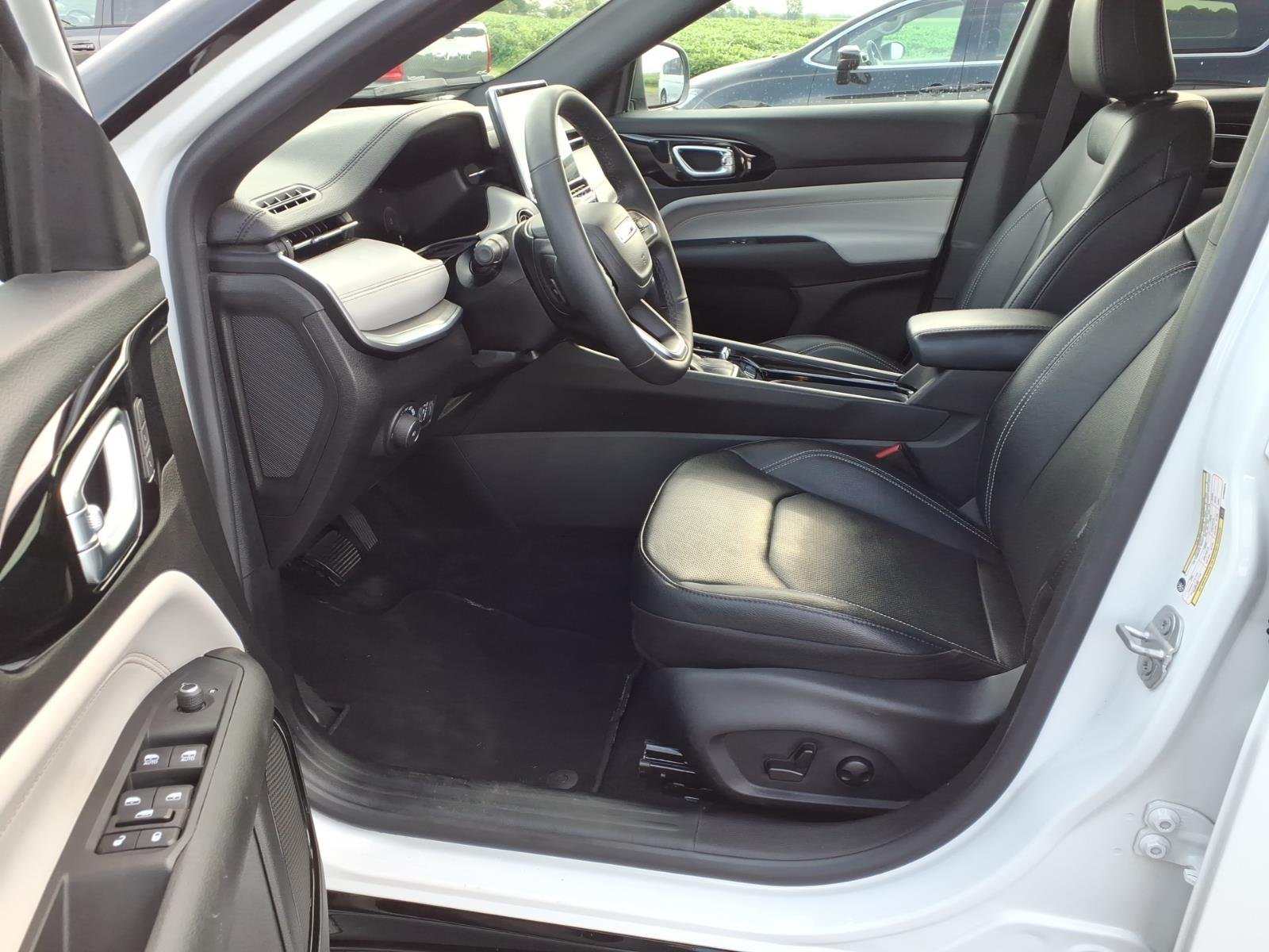 2025 Jeep Compass Limited - Photo 19