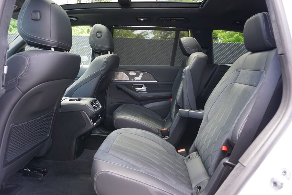 New 2026 MANUFAKTUR Moonlight White Metallic Mercedes-Benz GLS 63 AMG® image 37