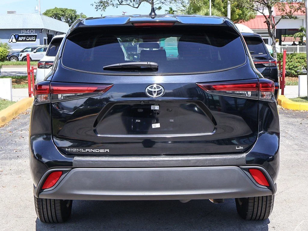 2024 Toyota Highlander LE - Photo 10