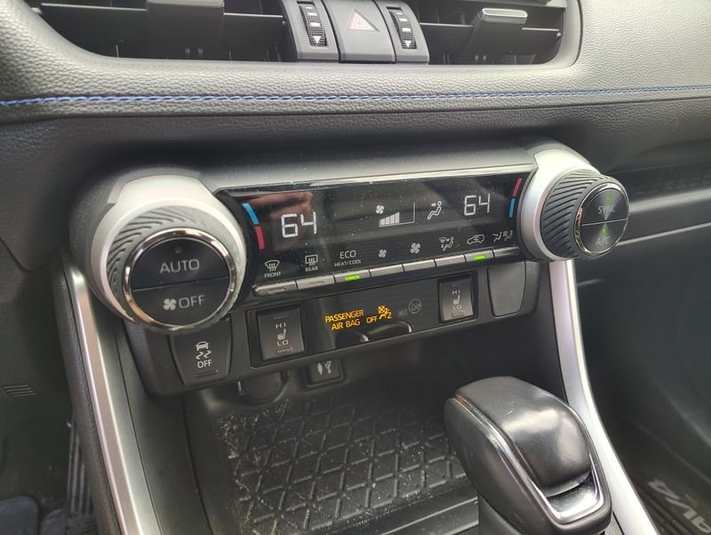 Used 2019 Silver Toyota XSE image 16