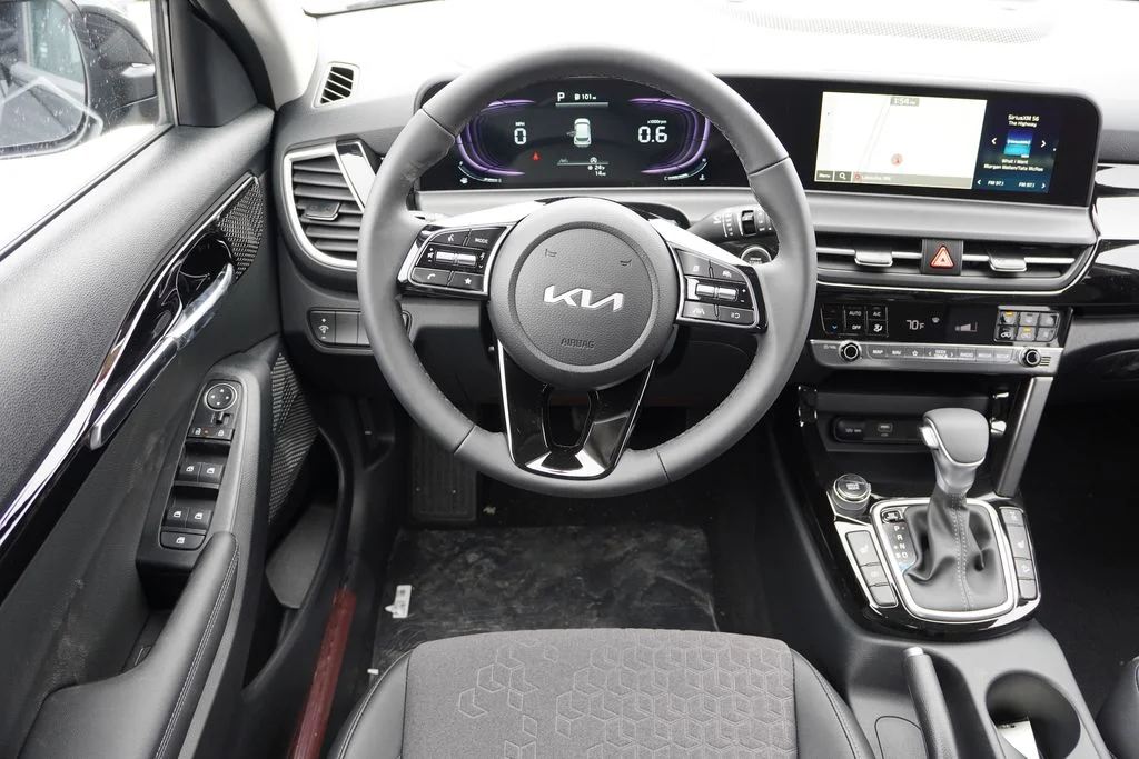 New 2026 Fusion Black Kia S image 12