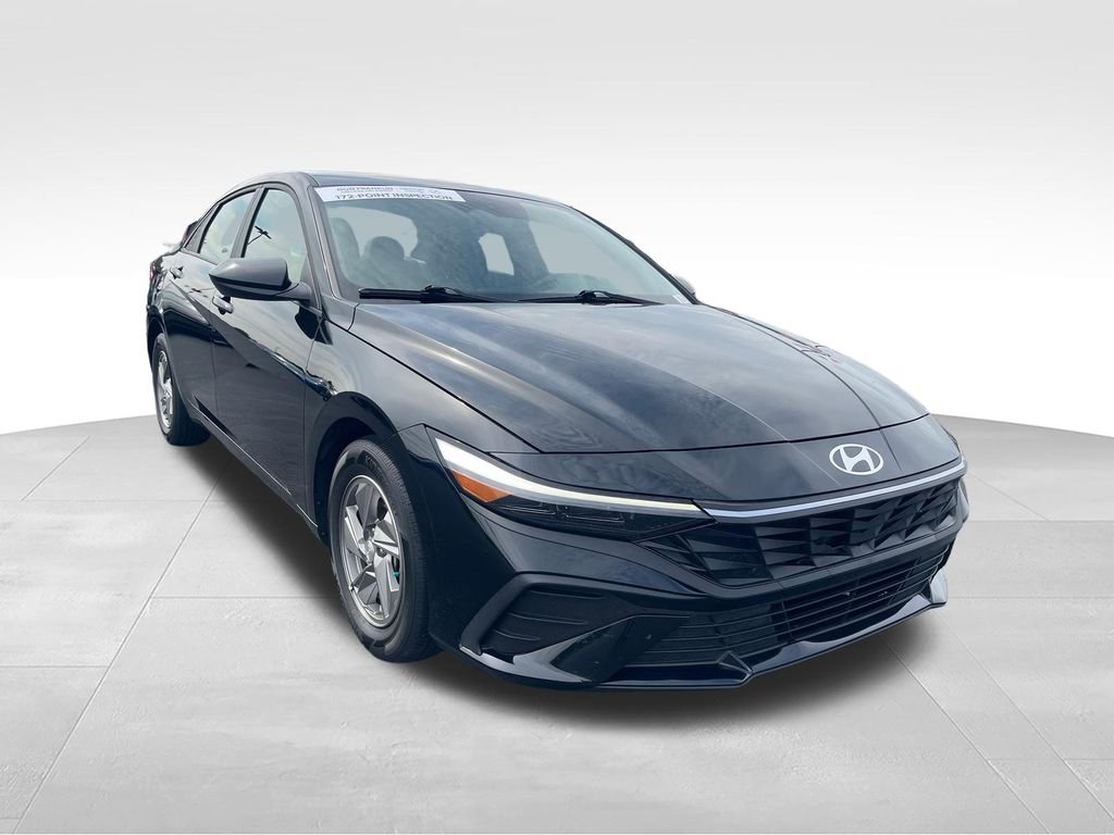 2025 Hyundai Elantra SE - Photo 7