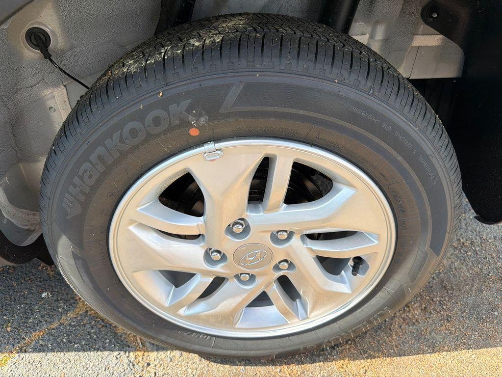 New 2026 White Hyundai SE image 19