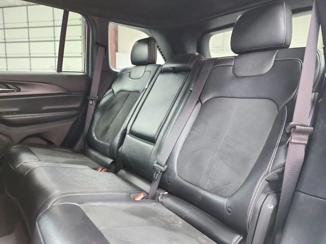 Used 2024 White Jeep Altitude image 11
