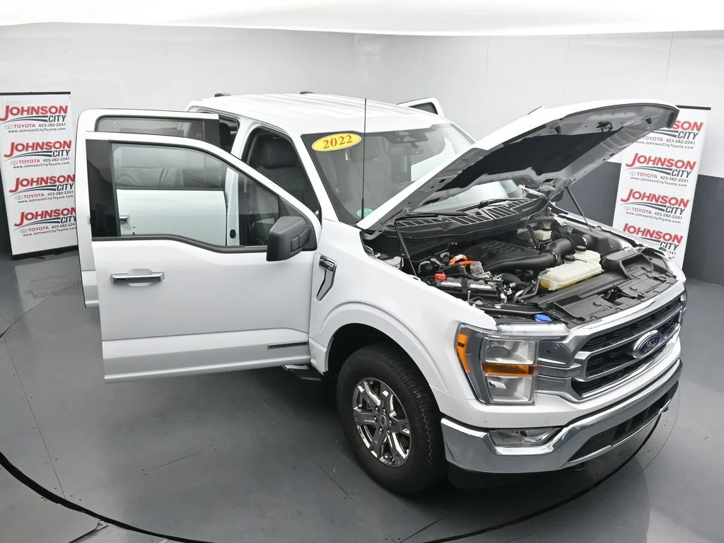 Used 2022 White Ford XLT image 39