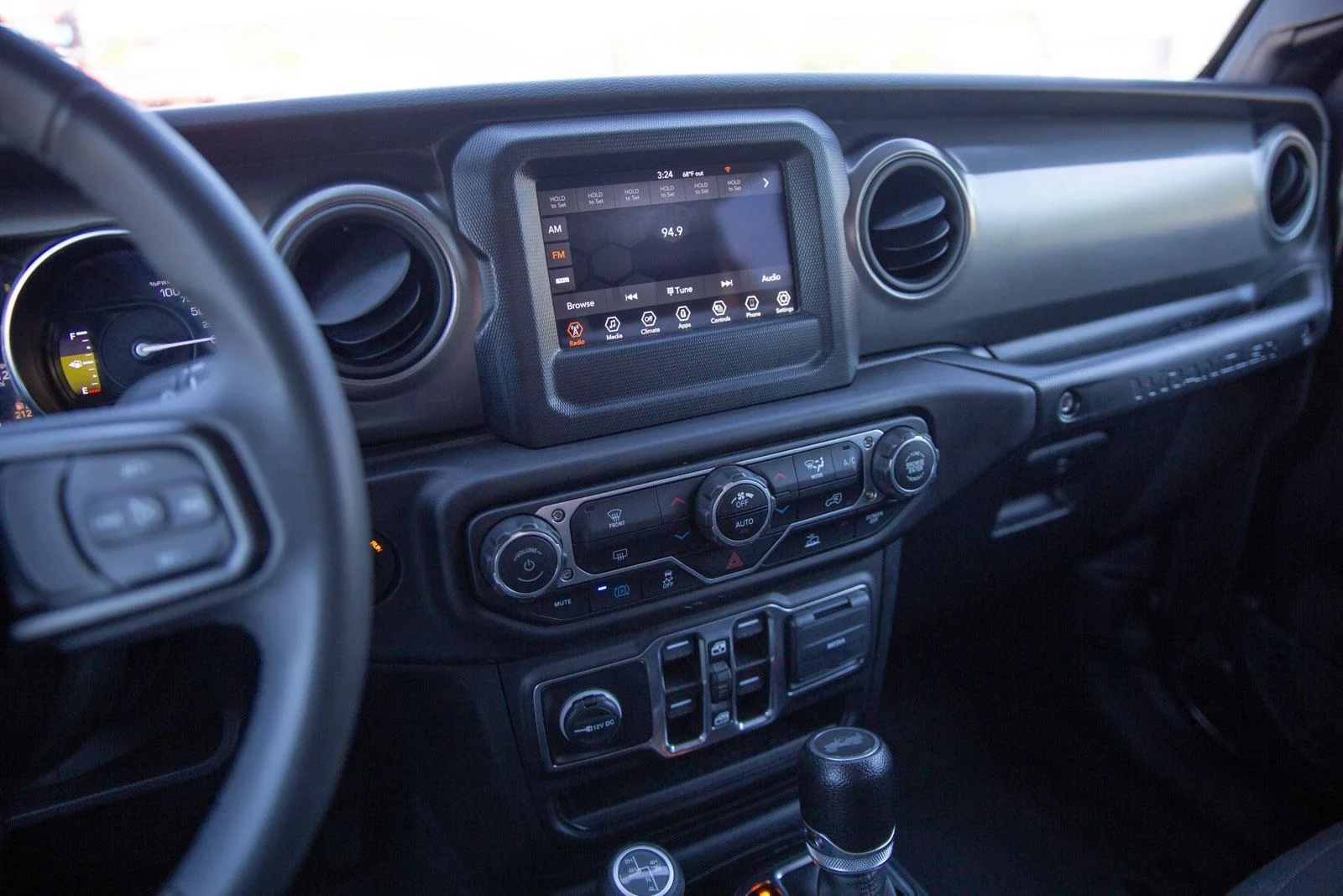 Used 2023 Granite Crystal Metallic Clearcoat Jeep SW image 12