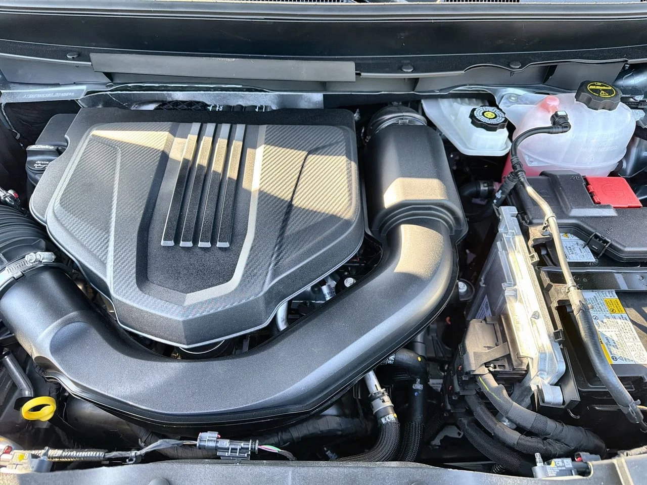 New 2026 Sterling Metallic GMC Elevation image 25