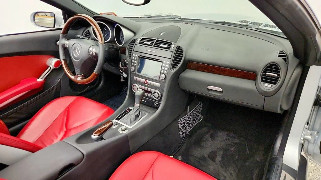 Used 2005 Iridium Silver Metallic Mercedes-Benz SLK350 Roadster 3.5L w/ Driver Adaptive Transmission & Wood Trim image 22