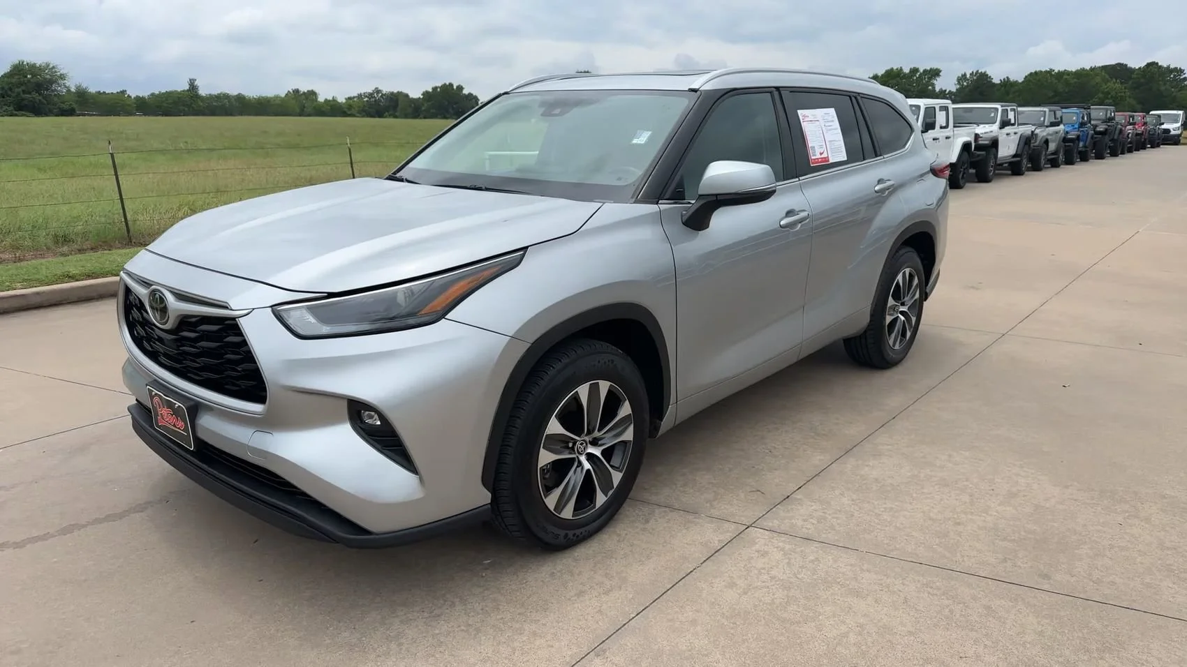 Used 2023 Celestial Silver Metallic Toyota XLE image 5