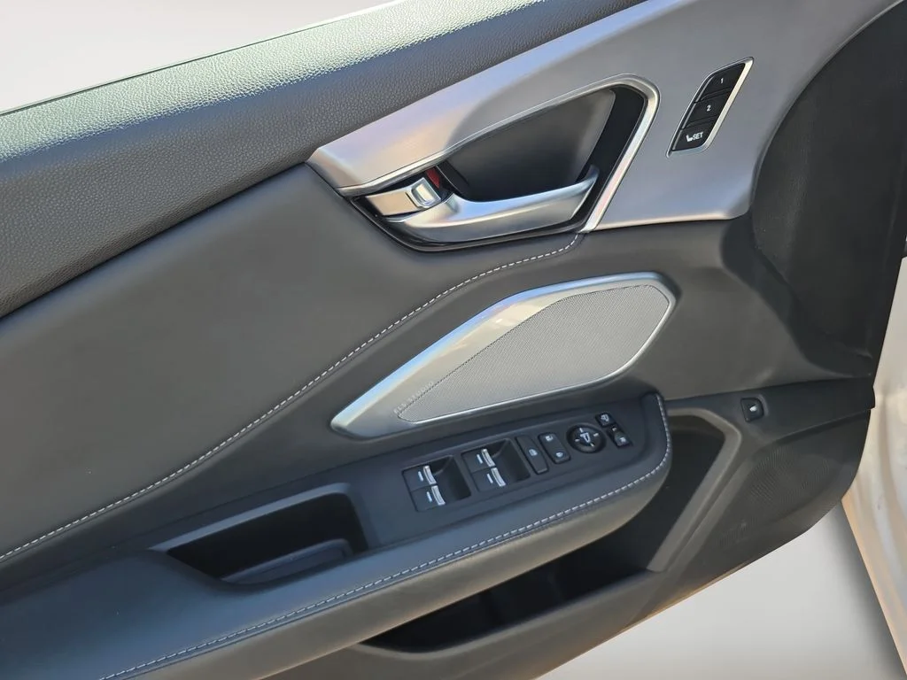 Used 2020  Acura Advance Package image 10