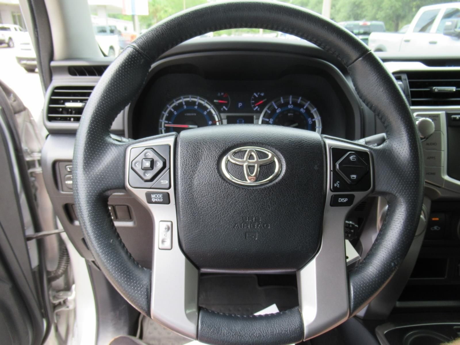 Used 2018 Silver Toyota SR5 image 22