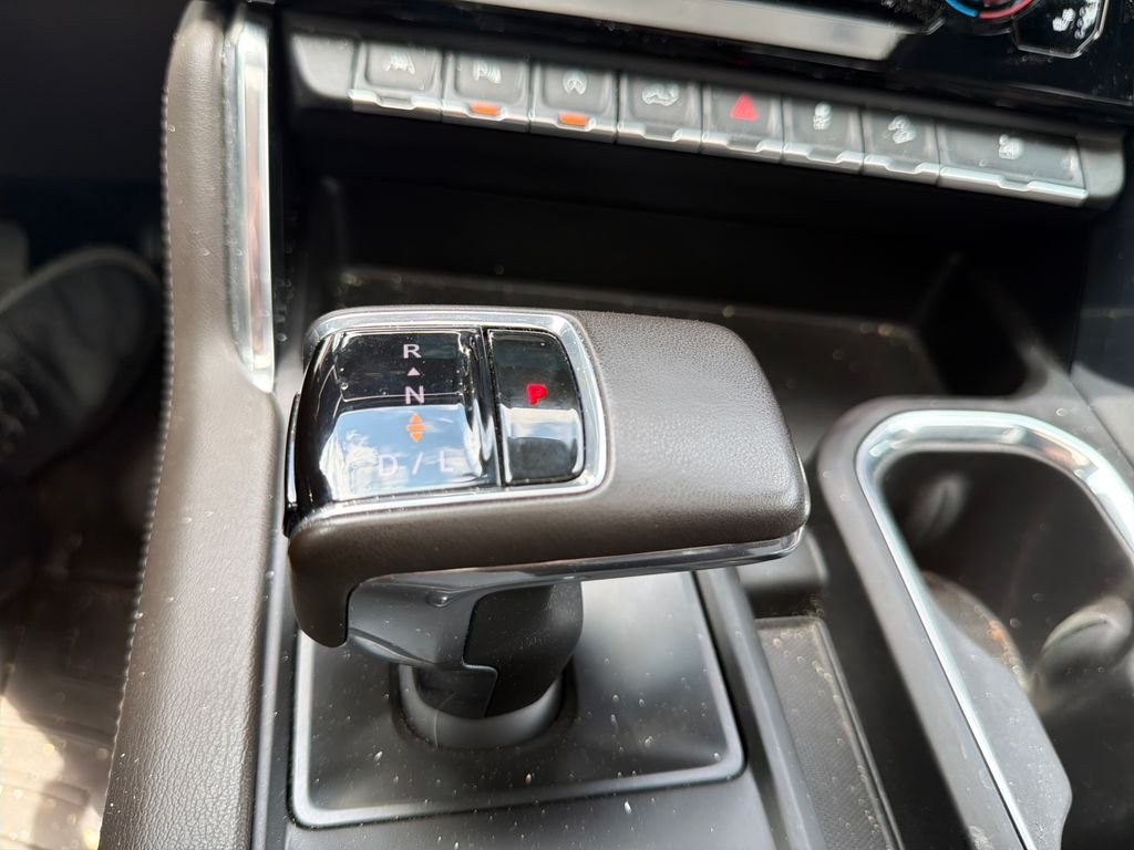 Used 2023 White GMC Denali image 12
