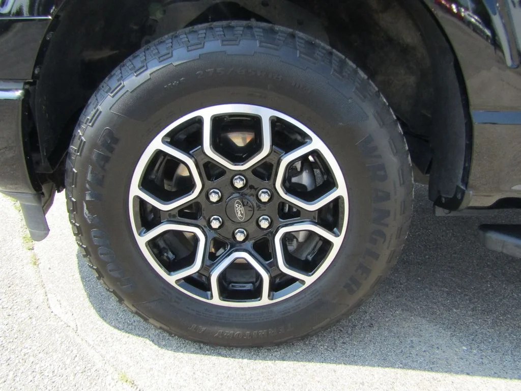 Used 2023 Agate Black Metallic Ford XLT image 12