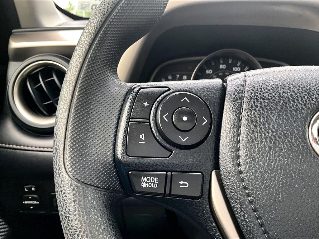 Used 2015 Brown Toyota XLE image 23