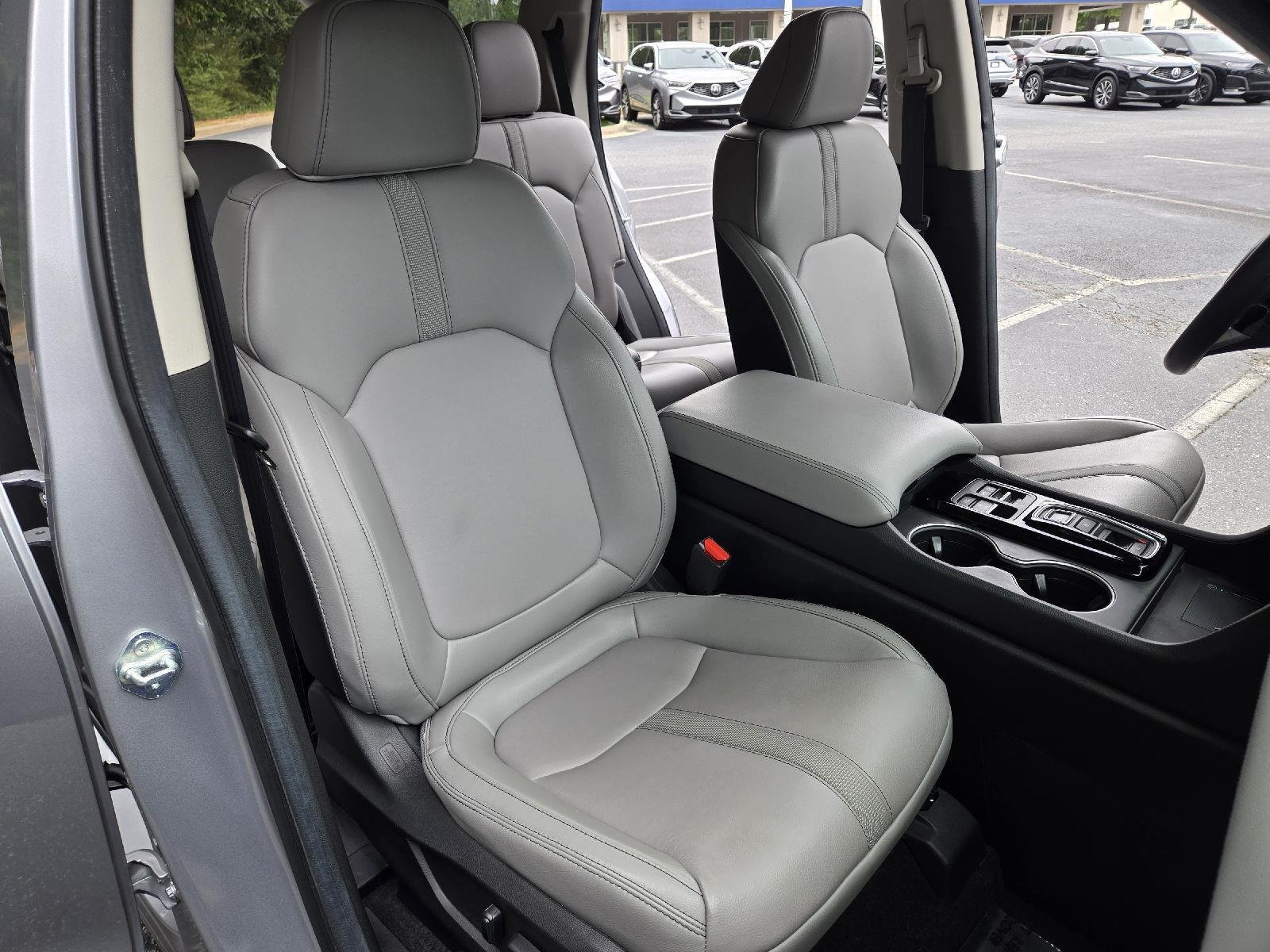 Used 2024 Lunar Silver Metallic Honda Touring image 24