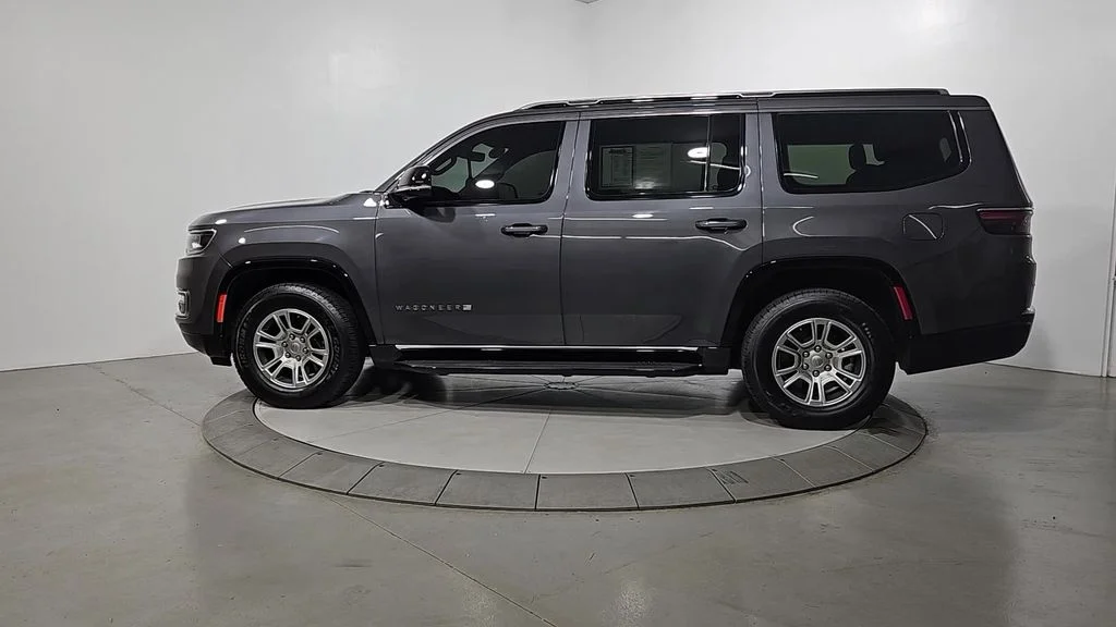 Used 2023 Gray Jeep Base image 2