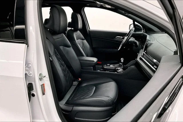 Used 2023 Glacial White Pearl Kia X-Line image 8
