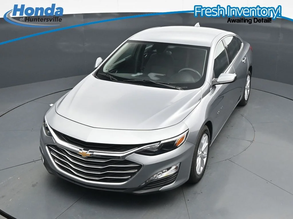 Used 2025 Sterling Gray Metallic Chevrolet LT image 20