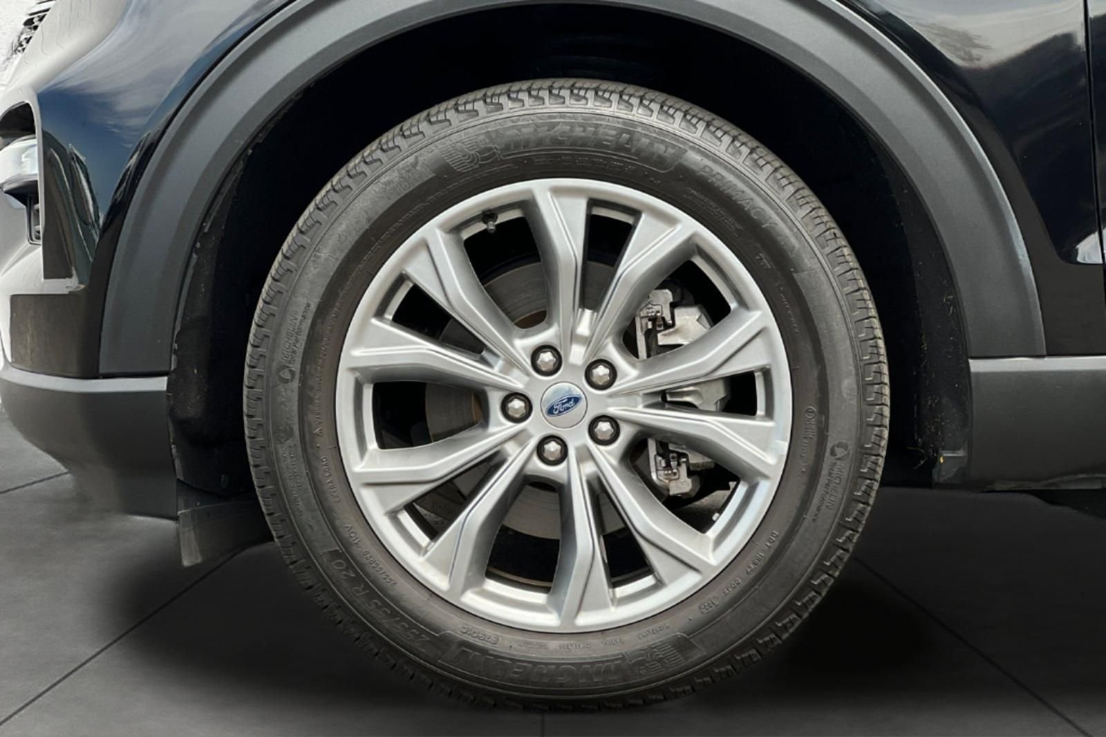 Used 2022 Black Ford XLT image 33