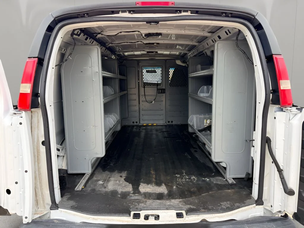 Used 2016 Summit White Chevrolet Work Van image 13