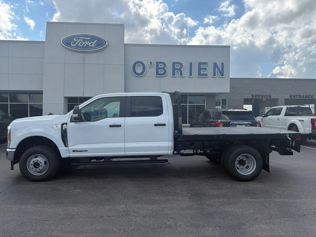 New 2026 Oxford White Ford F-350® XL image 2