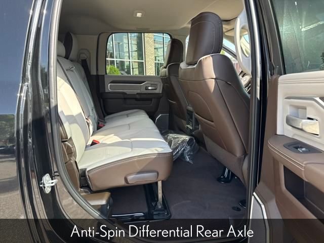 New 2025 Diamond Black Crystal Pearl-Coat Exterior Paint RAM Laramie image 29