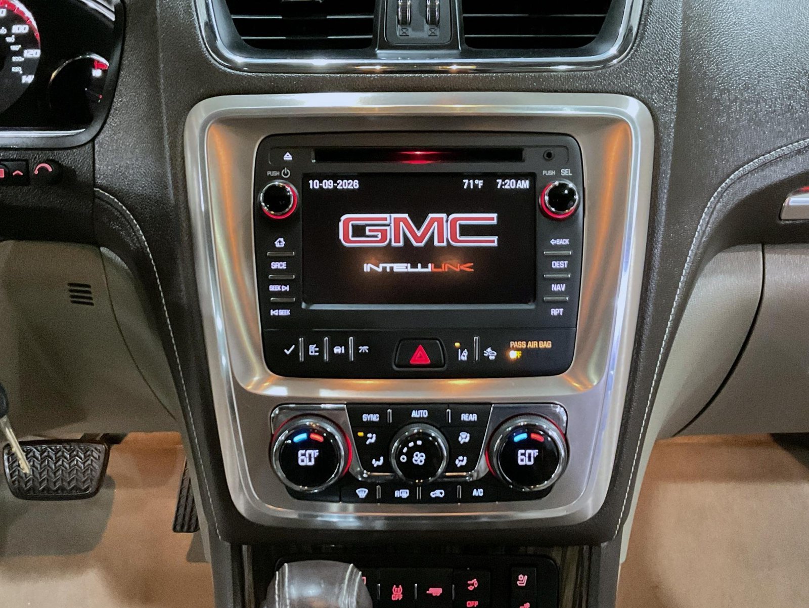 Used 2015 Red GMC Denali image 13