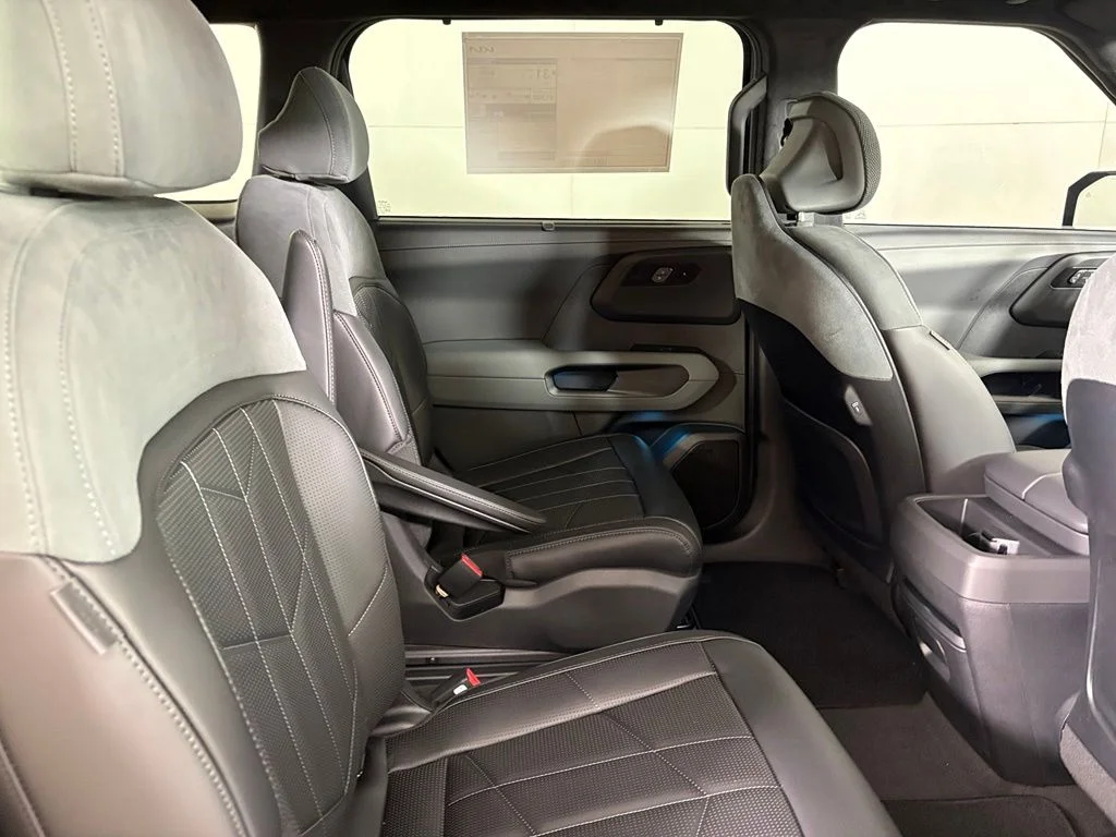 New 2027 Black Jade Green Kia X-Line SX Prestige image 17