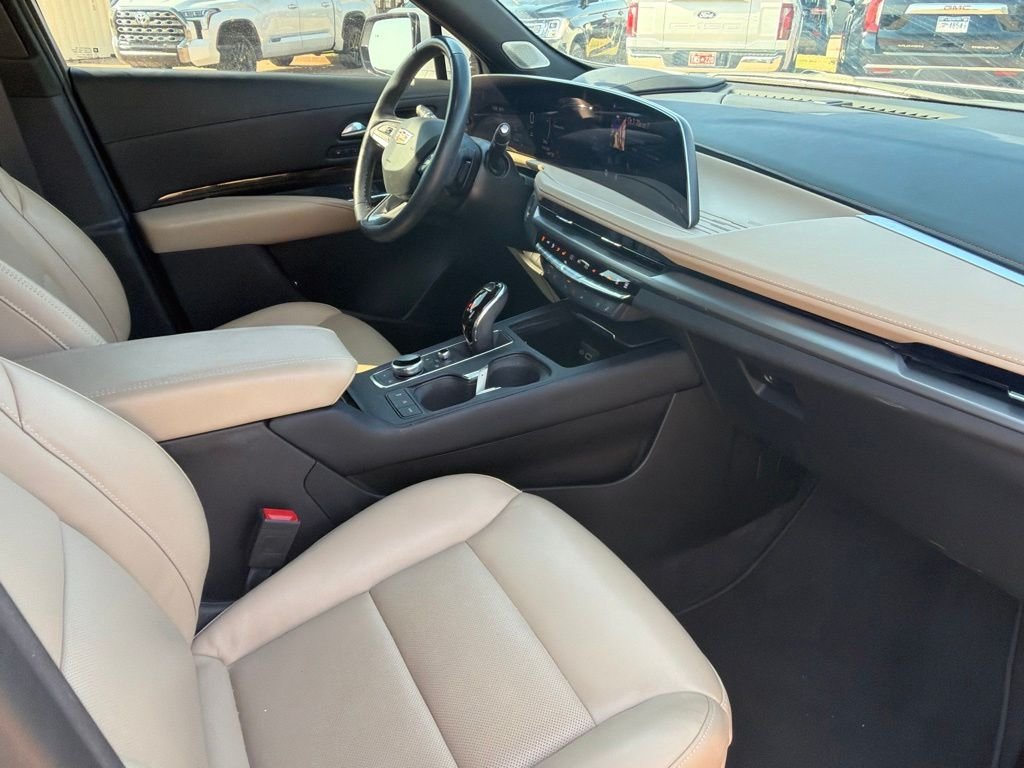 Used 2024 White Cadillac Premium Luxury image 10