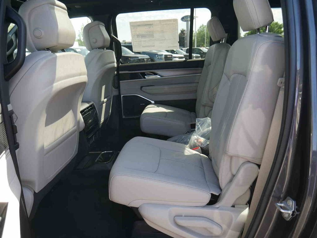 New 2026 Baltic Gray Metallic Clearcoat Jeep Grand Wagoneer image 16